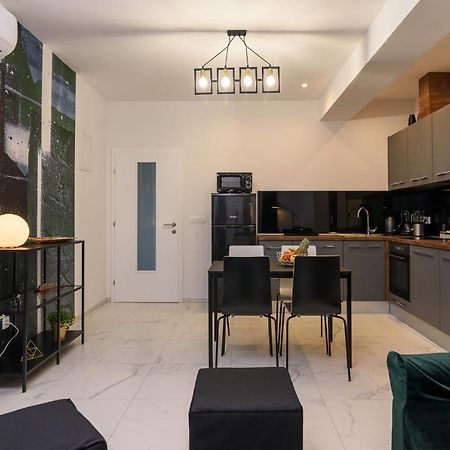 Batinic Apartments คาชเตลา ภายนอก รูปภาพ